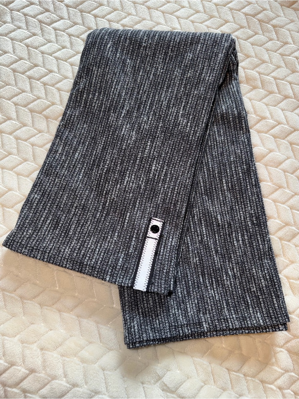 lululemon Vinyasa Heathered Gray Infinity Snap Scarf One Size